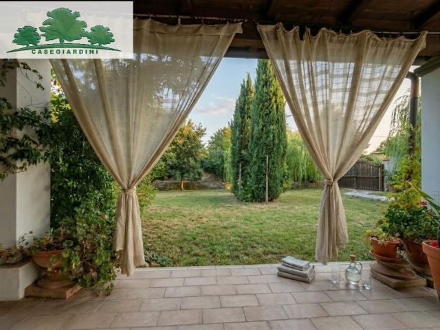 Case e ville in vendita di 400 m² in Via Cornazzano