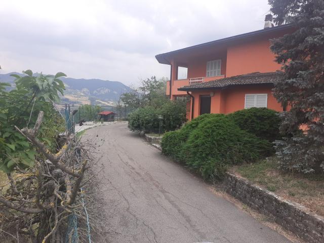 Case e ville in vendita di 400 m² in Via Cà D&apos Anna