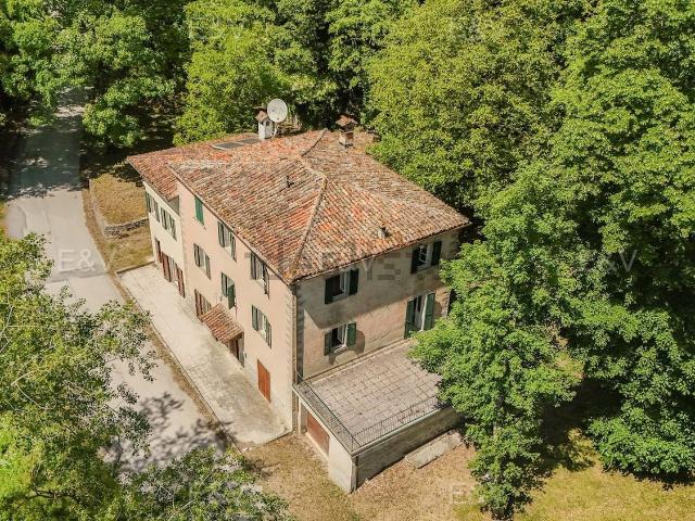 Case e ville in vendita di 400 m² in Via Cà Lillina