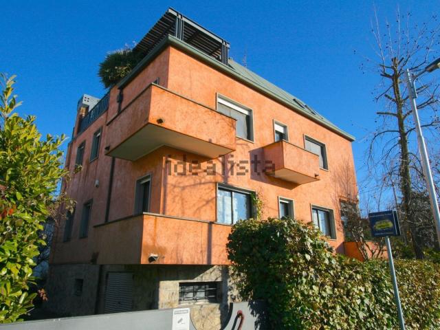 Case e ville in vendita di 400 m² in Via Calucci