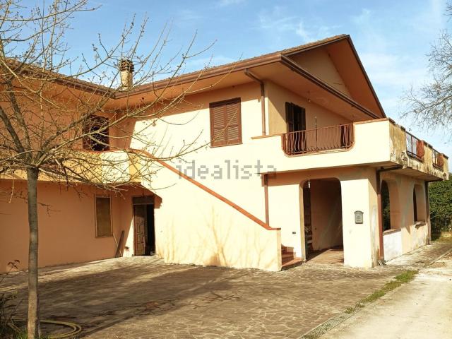 Case e ville in vendita di 400 m² in Via Campolongo, 10