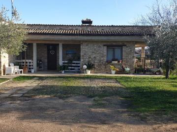 Case e ville in vendita di 400 m² in Via Canaparo, 144