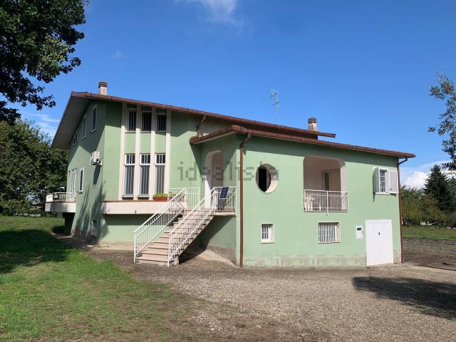 Case e ville in vendita di 400 m² in Via Capasso Torre di Caprara, 68