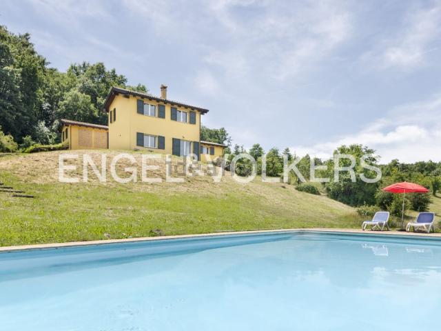 Case e ville in vendita di 400 m² in Via Castelnuovo, 10