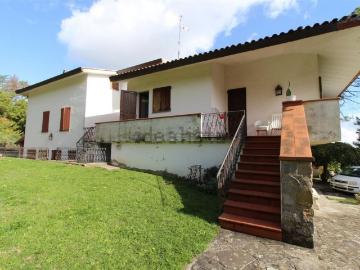 Case e ville in vendita di 400 m² in Via Chiantigiana