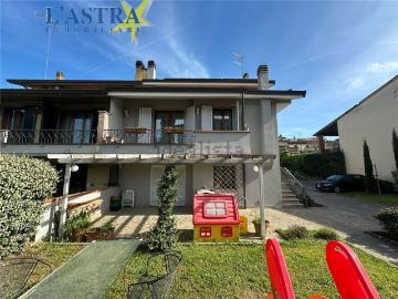 Case e ville in vendita di 400 m² in Via Chiantigiana