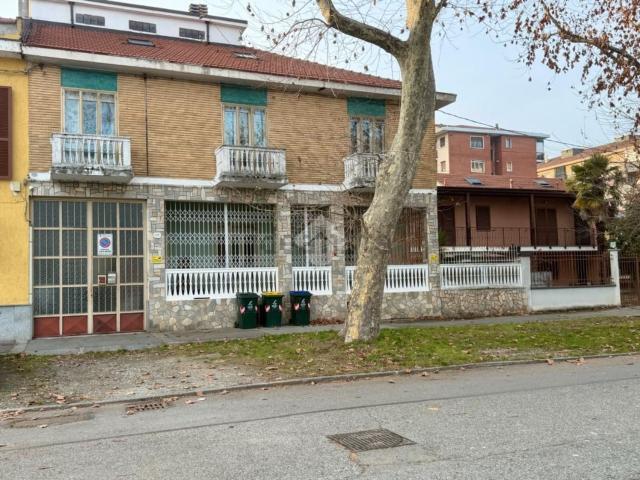 Case e ville in vendita di 400 m² in Via Amedeo Modigliani, 28