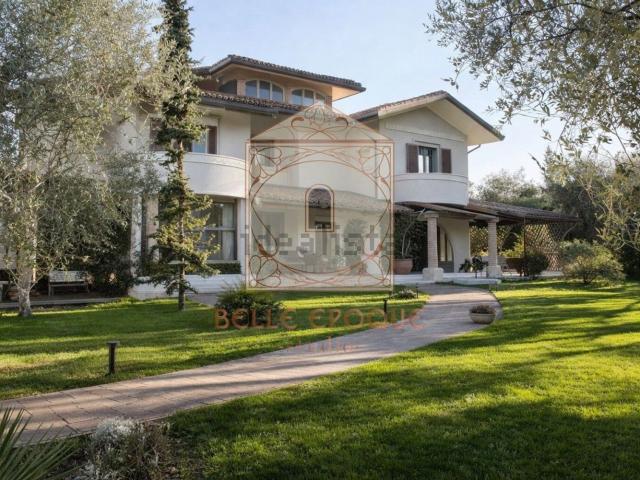 Case e ville in vendita di 400 m² in Via Balduini, 127