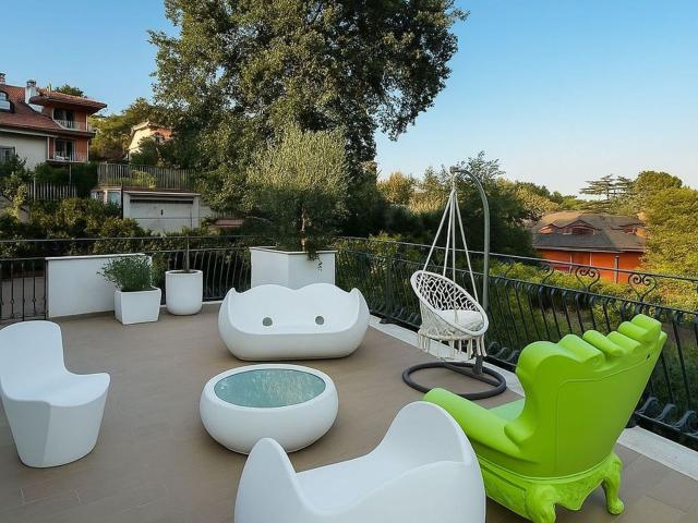 Case e ville in vendita di 400 m² in Via Bella Valle