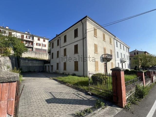 Case e ville in vendita di 400 m² in Via Belvedere, 3