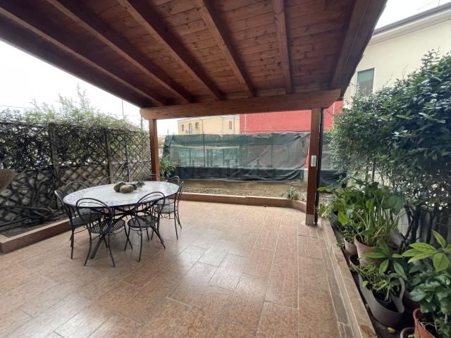 Case e ville in vendita di 400 m² in Via Galileo Galilei
