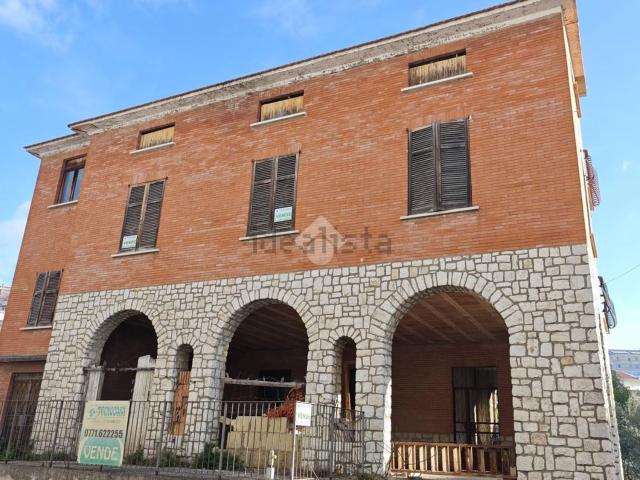 Case e ville in vendita di 400 m² in Via Giuseppe Garibaldi, 229
