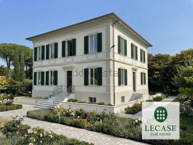 Case e ville in vendita di 400 m² in Via Giuseppe Spinetti, 19