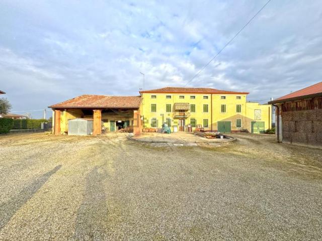 Case e ville in vendita di 400 m² in Via Giuseppe Verdi, 145