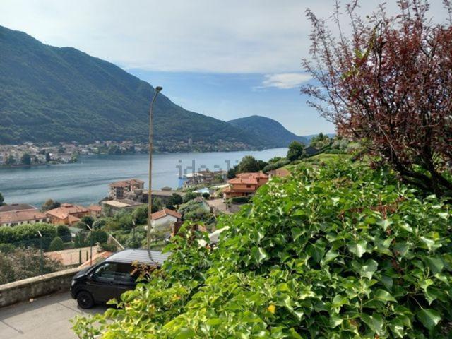 Case e ville in vendita di 400 m² in Via Giacomo Matteotti