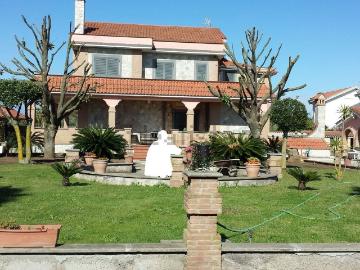 Spadellata, Latina Lazio - Giardino, Balcone
