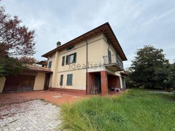 Case e ville in vendita di 400 m² in Via degli Aironi