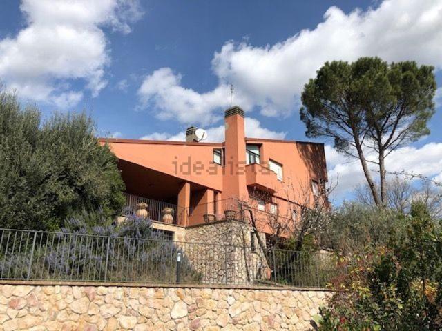 Case e ville in vendita di 400 m² in Via del Grecale