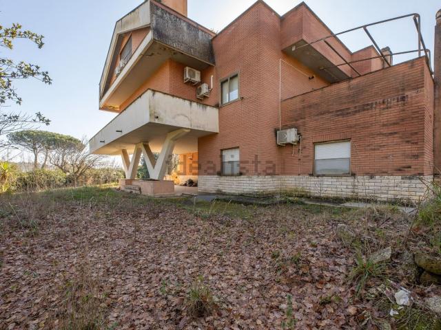 Case e ville in vendita di 400 m² in Via delle Molette, 231