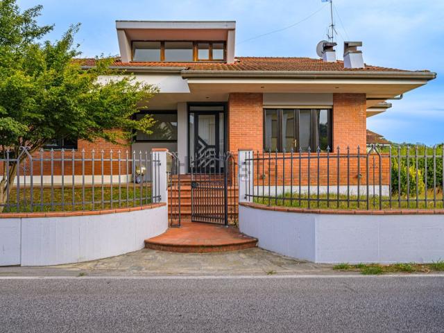 Case e ville in vendita di 400 m² in Via Edoardo Francalanci