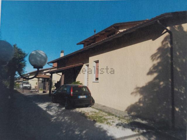 Case e ville in vendita di 400 m² in Via Ercole
