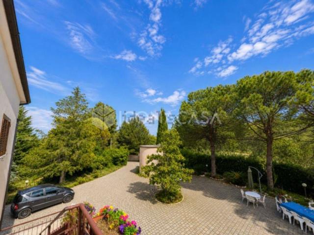 Case e ville in vendita di 400 m² in Via Fonte Vecchia, 9