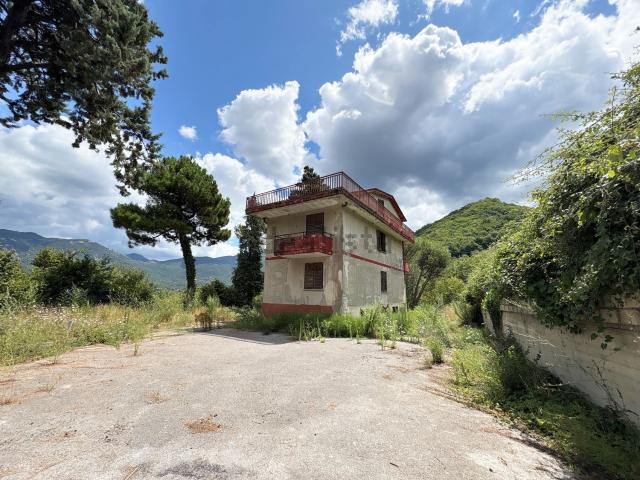 Case e ville in vendita di 400 m² in Via Ferrari Canale, 15
