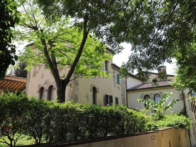Case e ville in vendita di 400 m² in Via Fienile
