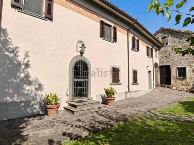 Case e ville in vendita di 400 m² in Via Francia