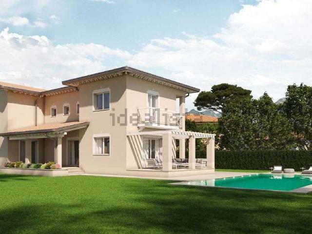 Case e ville in vendita di 400 m² in Via M. Sironi, 30