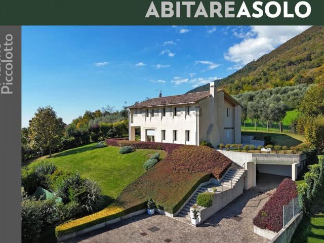 Case e ville in vendita di 400 m² in Via Monte Pelmo