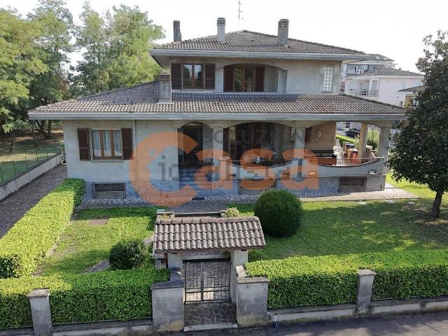 Case e ville in vendita di 400 m² in Via Marcantonio Franceschini