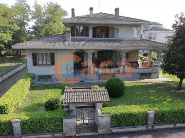 Case e ville in vendita di 400 m² in Via Marcantonio Franceschini