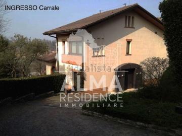 Case e ville in vendita di 400 m² in Via Maresana