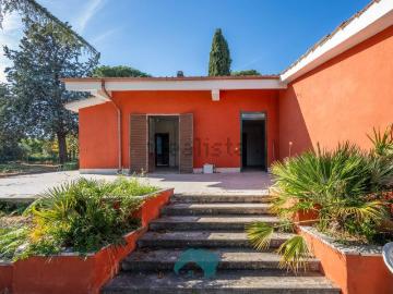 Case e ville in vendita di 400 m² in Via Marmorelle