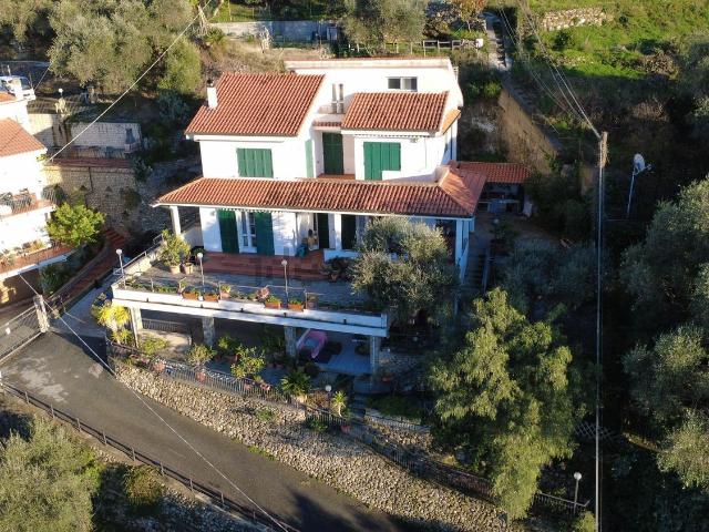 Case e ville in vendita di 400 m² in Via San Michele