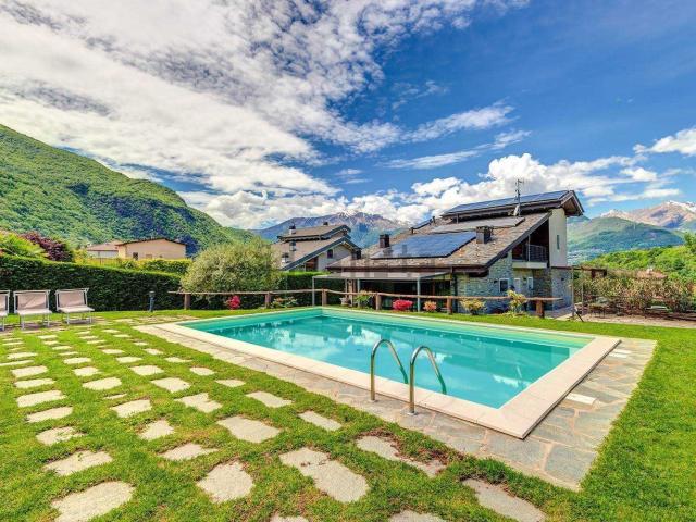 Case e ville in vendita di 789 m² in Via San Carlo