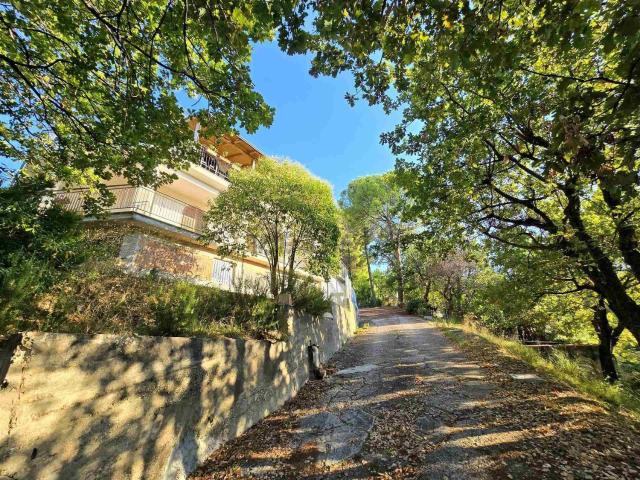 Case e ville in vendita di 400 m² in Via San Gennaro