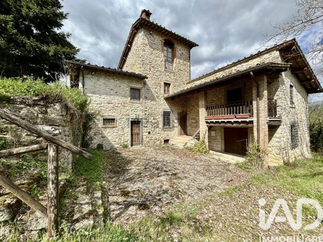 Case e ville in vendita di 400 m² in Via San Paolo, 1