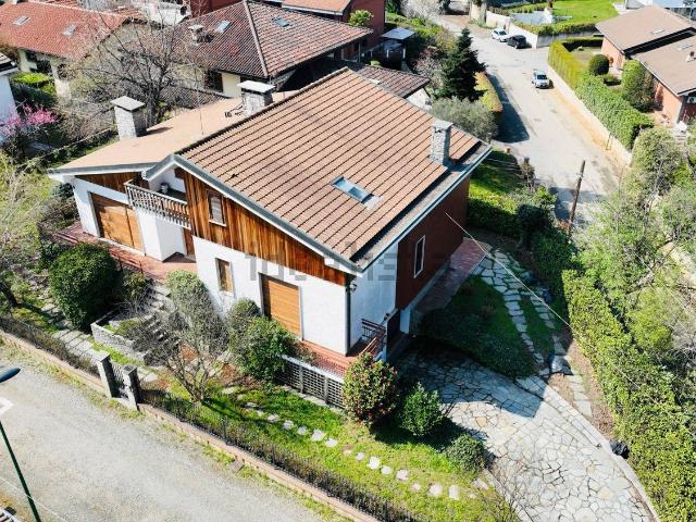 Case e ville in vendita di 400 m² in Via San Vittore