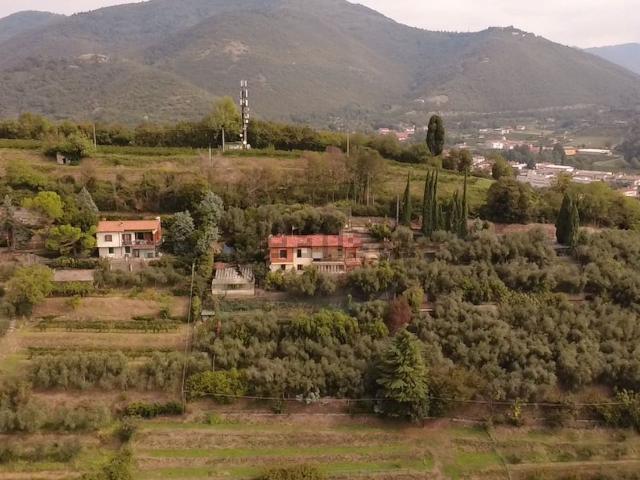 Case e ville in vendita di 400 m² in Via Santissima