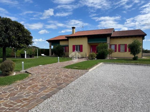 Case e ville in vendita di 400 m² in Via Ponte di Riva, 120