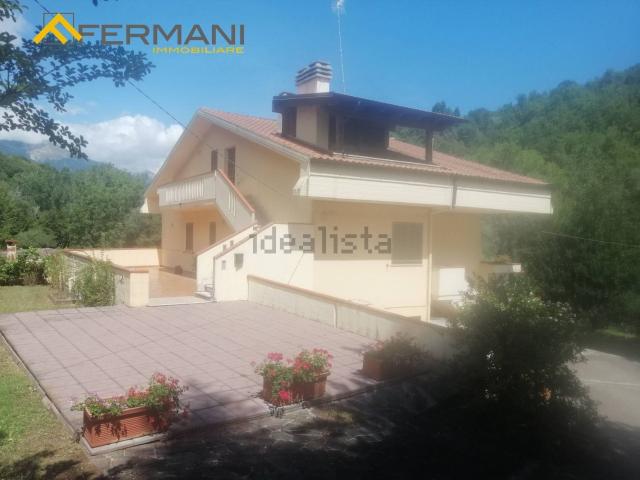 Case e ville in vendita di 400 m² in Via Ponte Vezzola