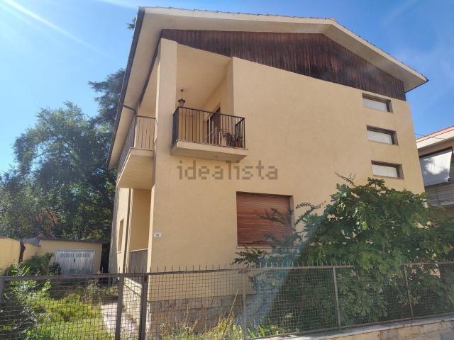 Case e ville in vendita di 400 m² in Via Porto Loretano