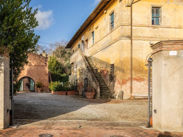 Case e ville in vendita di 400 m² in Via Panoramica, 28