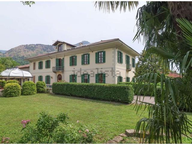 Case e ville in vendita di 400 m² in Via Pansone