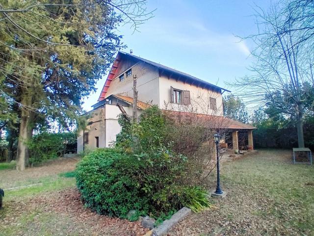 Case e ville in vendita di 400 m² in Via Parco Nazionale D&apos Abruzzo, 10