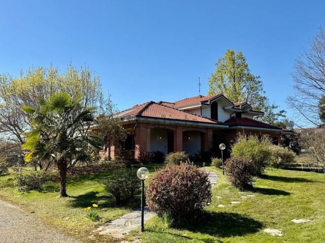 Case e ville in vendita di 400 m² in Via per Cossato, 23