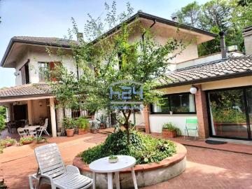 Case e ville in vendita di 400 m² in Via Pieve