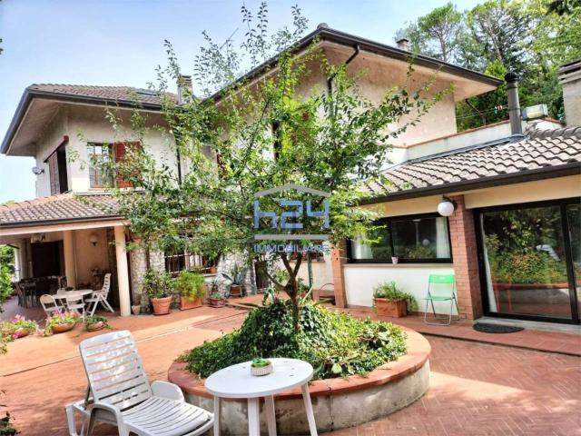 Case e ville in vendita di 400 m² in Via Pieve